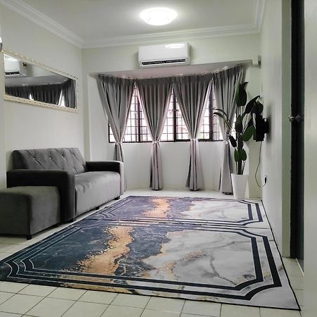 Nur Homestay Permai Damansara Damai Petaling Jaya Extérieur photo