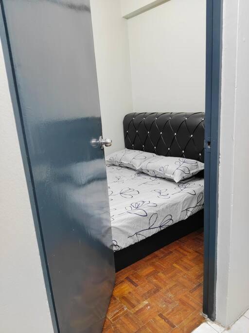 Nur Homestay Permai Damansara Damai Petaling Jaya Extérieur photo